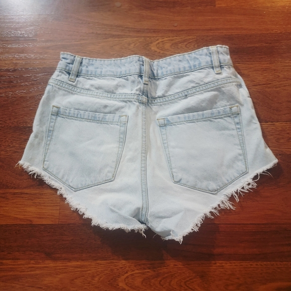 One Teaspoon × Free People Light Wash Denim Shorts Sz 26 Excellent Condition - Picture 2 of 4